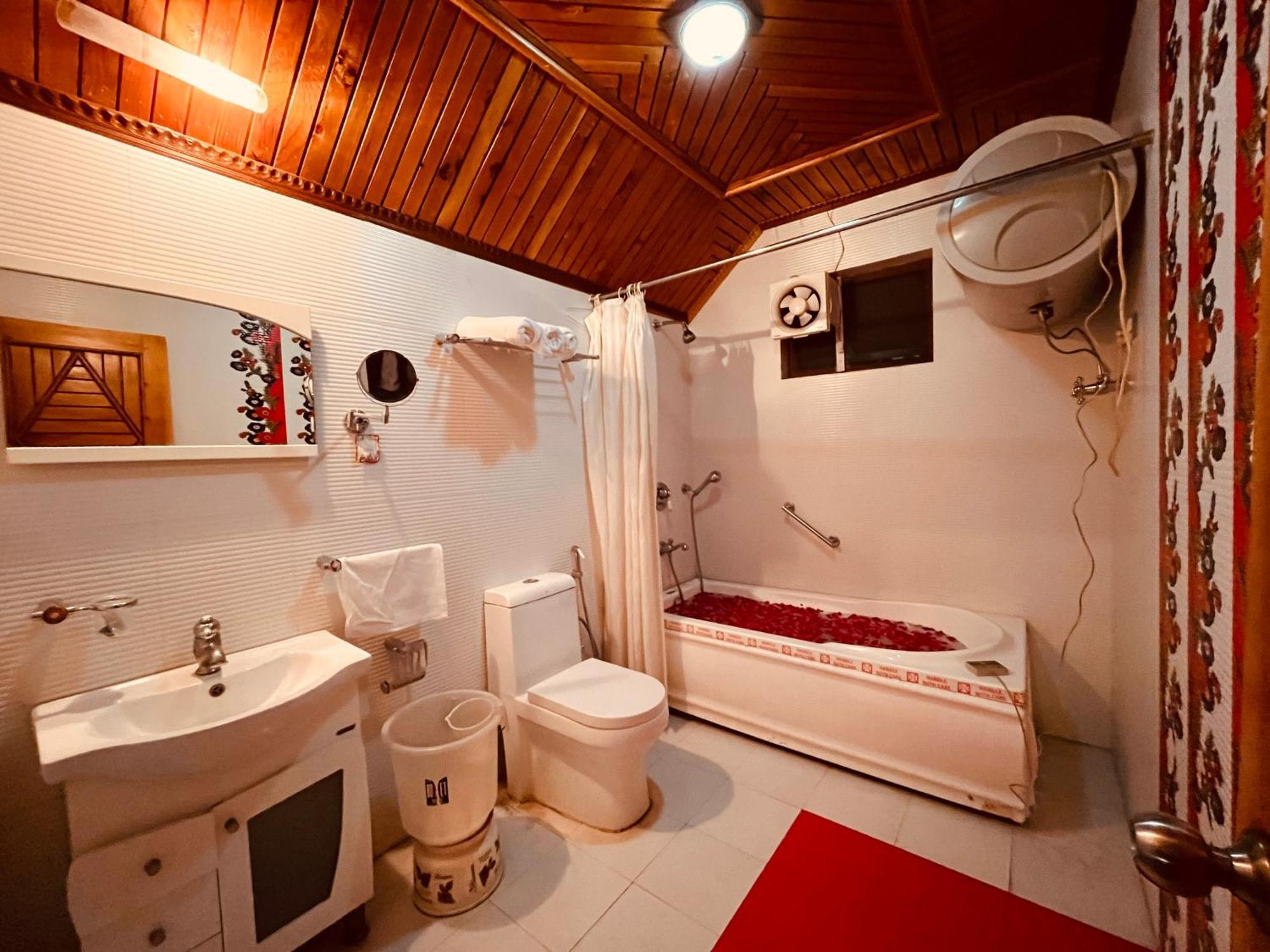 Hotel Hill View, Mussoorie - Near Jw Marriott Mussoorie, M 77377-32479 Екстериор снимка