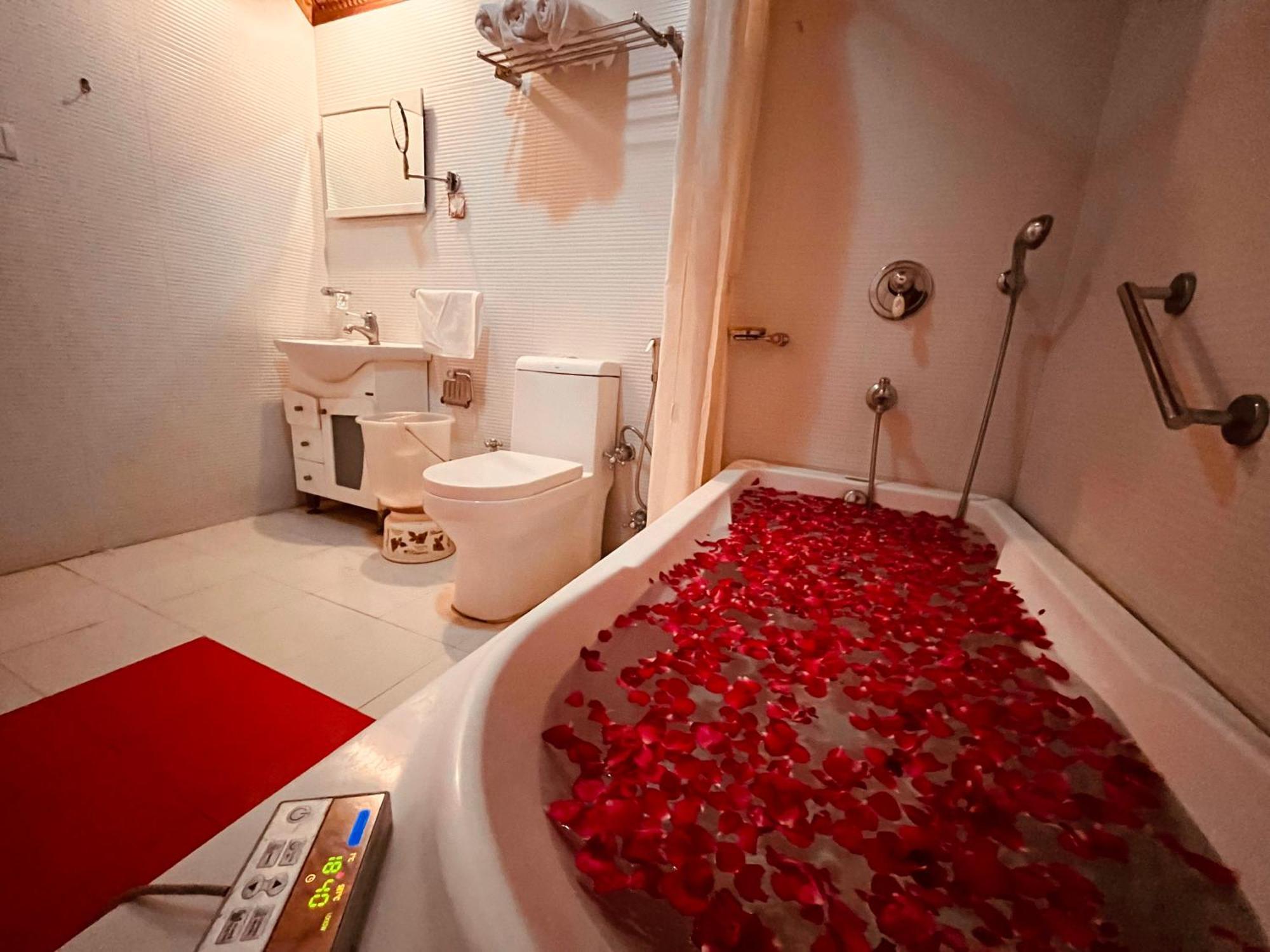 Hotel Hill View, Mussoorie - Near Jw Marriott Mussoorie, M 77377-32479 Екстериор снимка